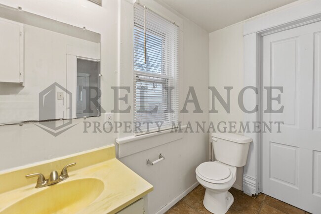 Building Photo - 215 S Kansas St