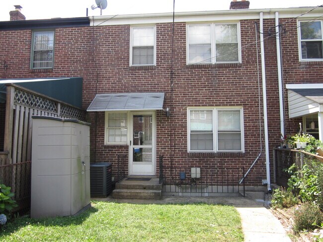 Building Photo - Charming 2 Bedroom/2 Bathroom in Catonsvil...