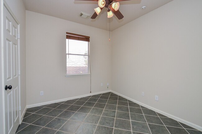 Building Photo - 20127 Jasper Oaks Dr