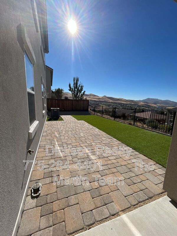 Building Photo - 2419 Romanga Court