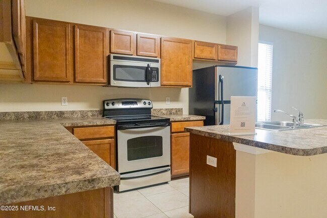 Building Photo - 625 Oakleaf Plantation Pkwy