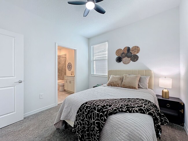 Building Photo - Like-New, Move-In Ready Gem in Kelly Park Area of Apopka