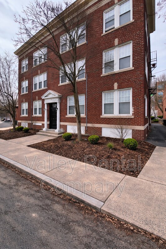 Building Photo - 329 Beech St