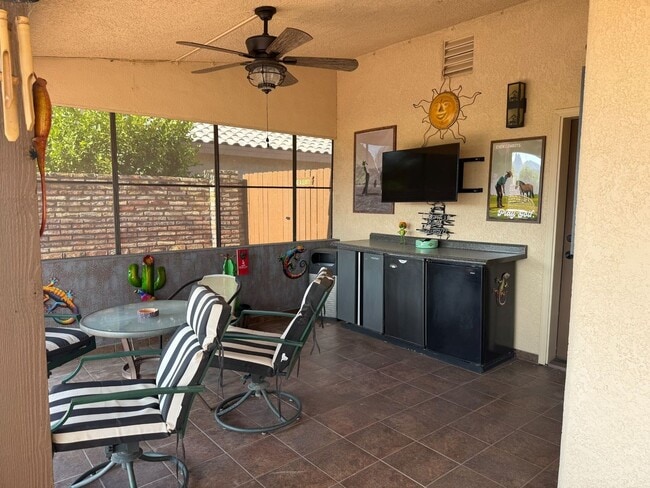 Building Photo - 3 to 6 Month Rental with Golf course views