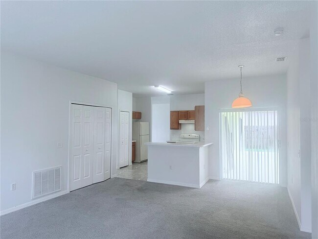 Building Photo - 327 Alegriano Ct