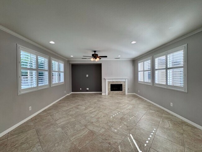 Building Photo - Discover this beautifully upgraded 5 bedro...