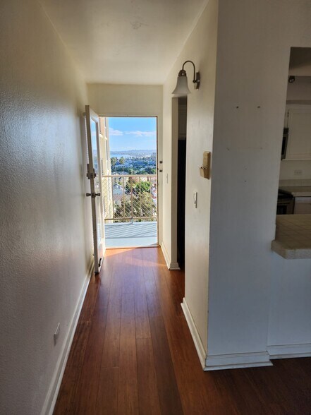 Front Door - 4944 Cass St