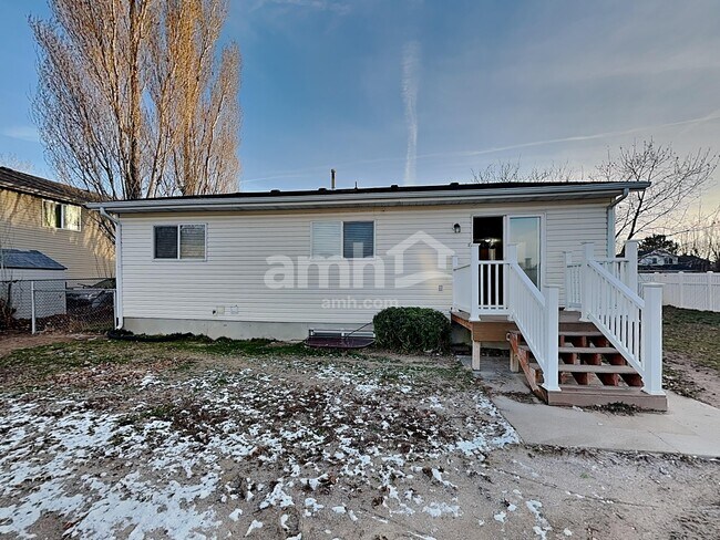 Building Photo - 2552 W 1500 N