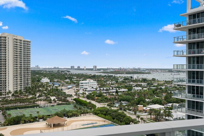 Building Photo - 3100 N Ocean Dr