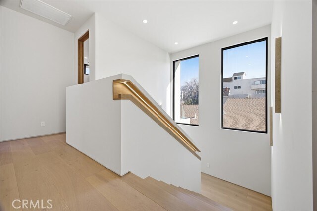 Building Photo - 4827 Stansbury Ave