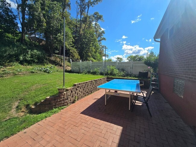 Building Photo - Beautiful 3 Bedroom Home - Garden City