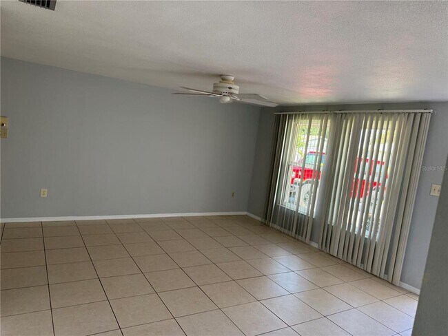 Building Photo - 580 Skylark Ln NW