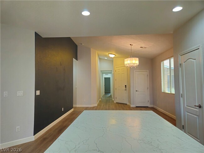 Building Photo - 10070 White Mulberry Dr