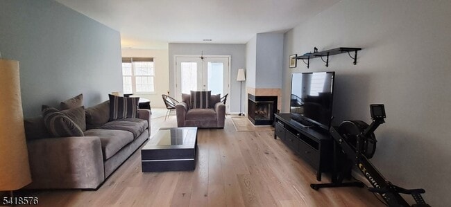 Building Photo - 15 Andover Cir