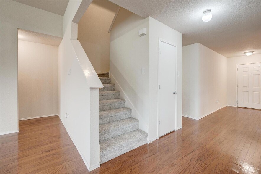 Building Photo - 9208 Conestoga Dr