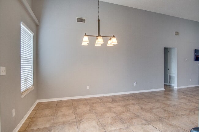 Building Photo - Available now – 3BR/2BA Patio Home with Fi...