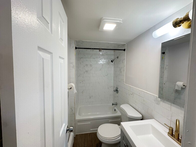 Building Photo - 16 Delaware Ave