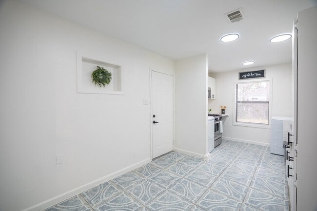 Building Photo - 4901 Richfield Ln