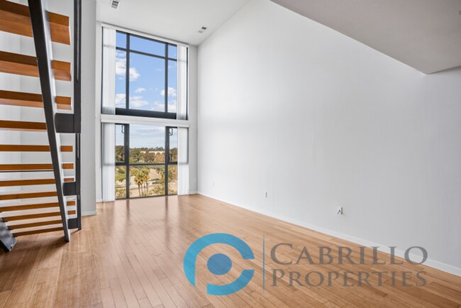 Building Photo - 889 Date St