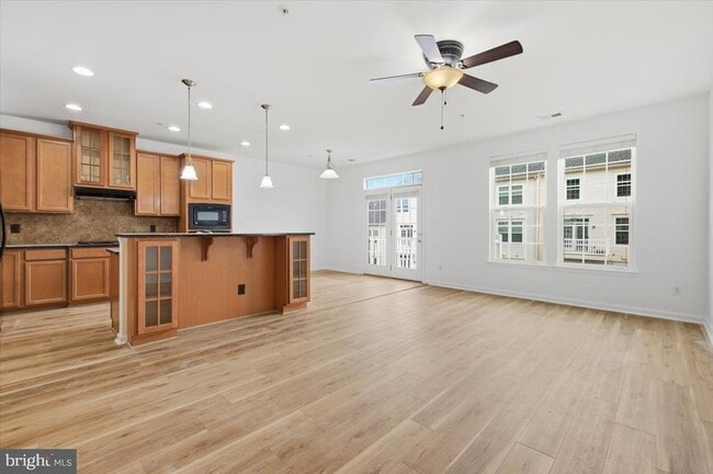 Building Photo - 7411 Brunson Cir