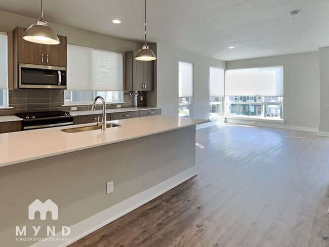 Building Photo - 17231 SW Goldcrest Ln