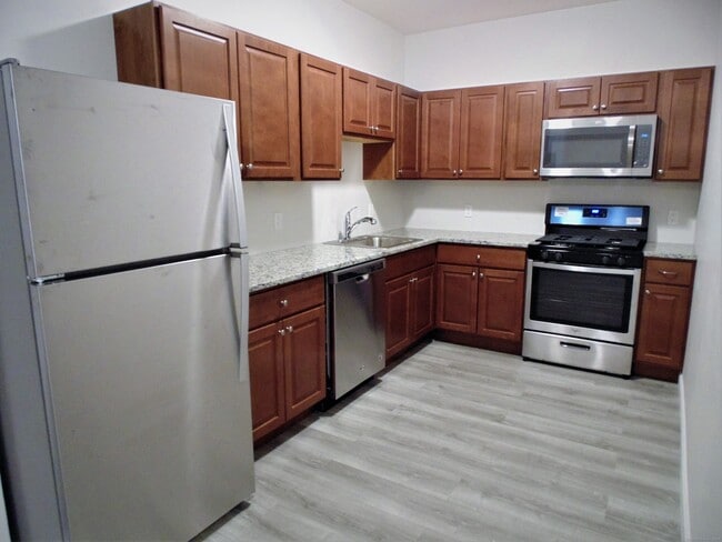 Primary Photo - 2836 Fairfield Ave