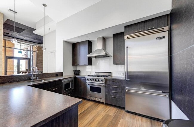 Building Photo - 1Bd/1Ba Bellevue Condo