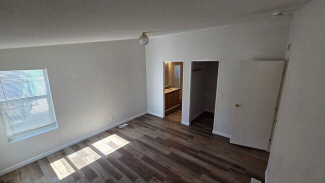 Building Photo - 178 Moonbeam Ln