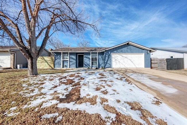 Building Photo - 1502 Sagebrush Dr