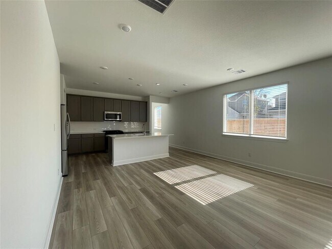 Building Photo - 544 Bauer Lp