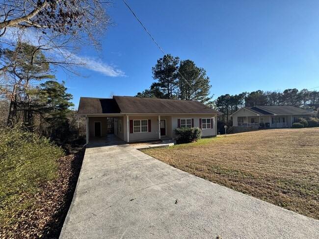 Building Photo - Nice 3/2 House in Silver Creek with bonus rooms- $1,495