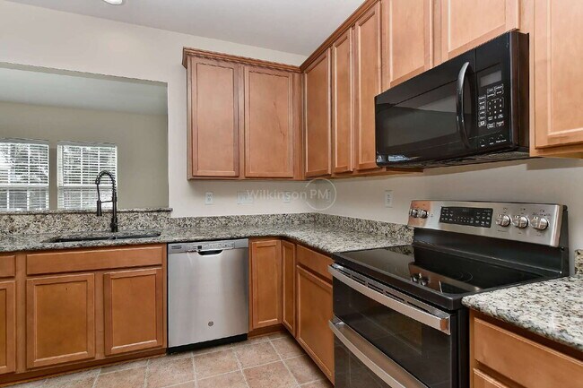 Building Photo - Beautiful 3,409 sqft 5-bedroom 3-bath Exec...