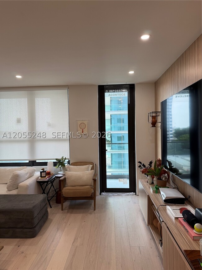 Building Photo - 10185 Collins 822