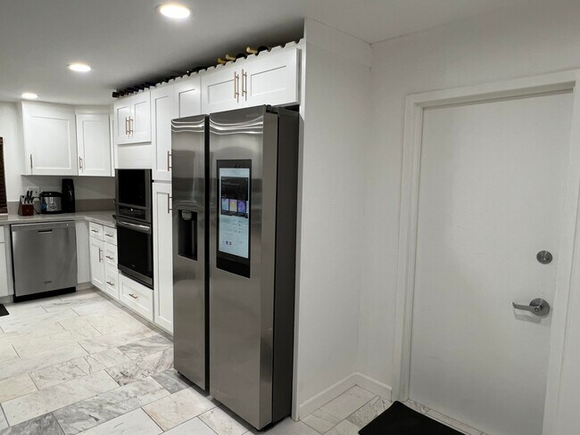 Building Photo - 11449 Almazon St