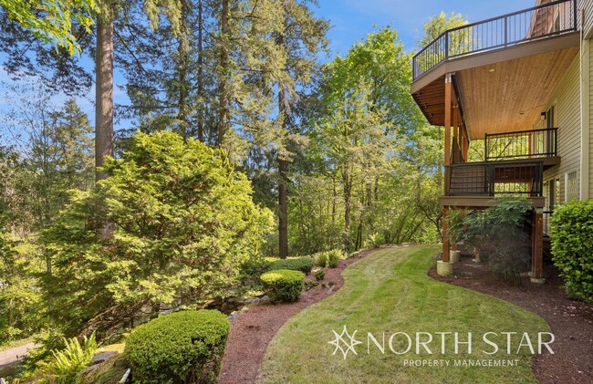 Building Photo - Stunning Lake Oswego Home with Space for E...