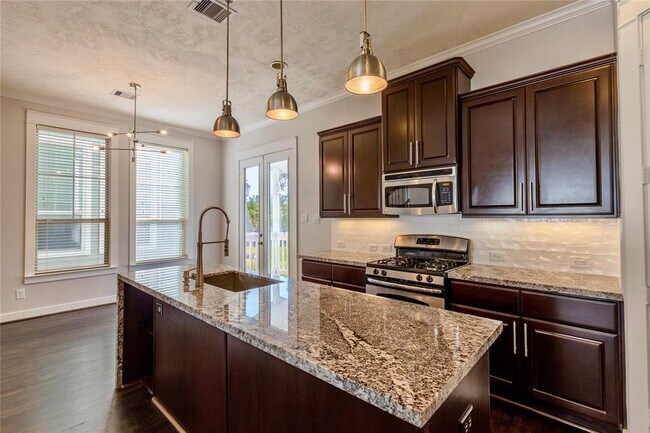 Building Photo - 1213 Hobbs Reach Ln