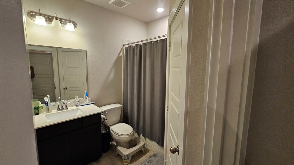 Building Photo - 18218 Bluebird Branch Ln