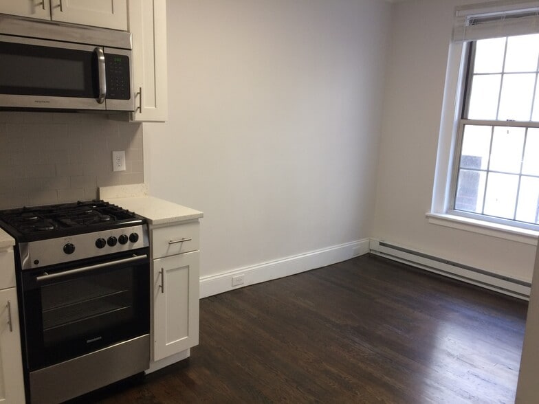 Building Photo - 52 Clearway St