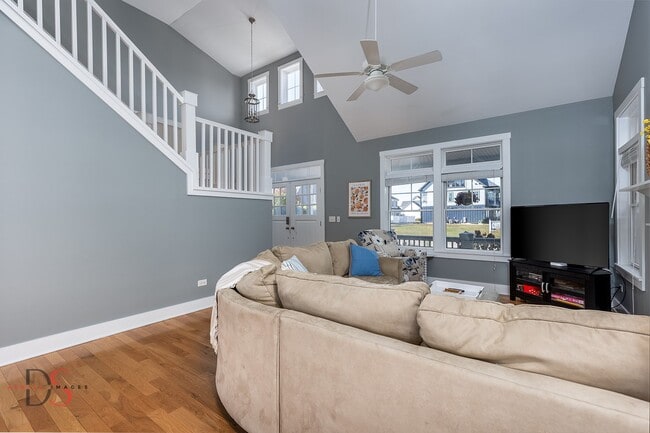 Building Photo - 7 Windward Way