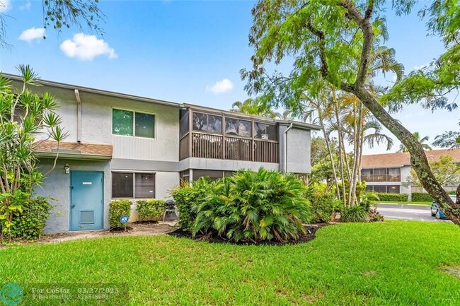 Building Photo - 2753 S Oakland Forest Dr