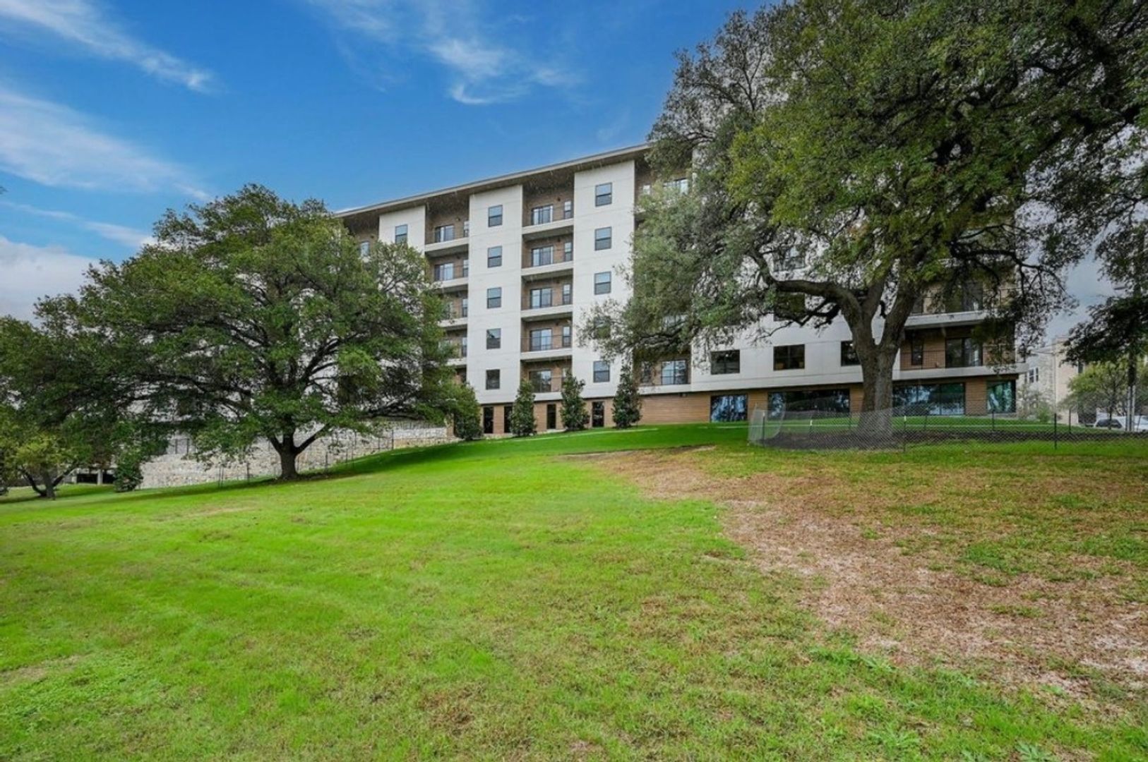 Building Photo - 2500 Longview St