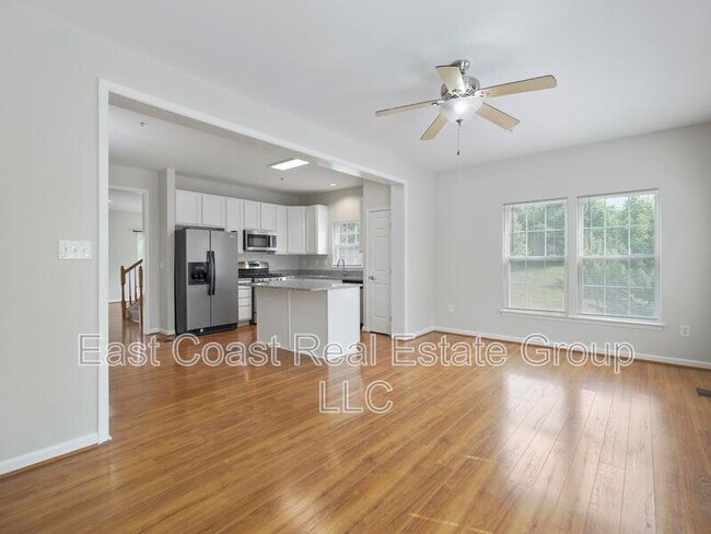 Building Photo - 6100 Newport Terrace