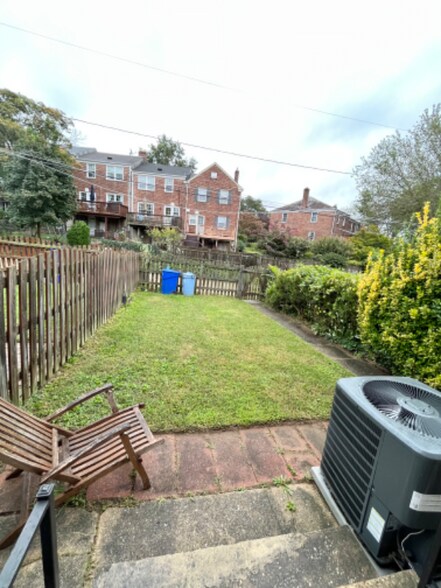 Building Photo - 143 Stanmore Rd