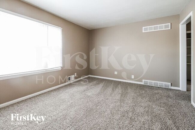 Building Photo - 13001 East 37th Terrace S