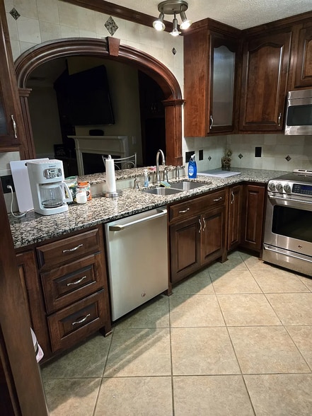 Kitchen - 322 Bubble Creek Ct