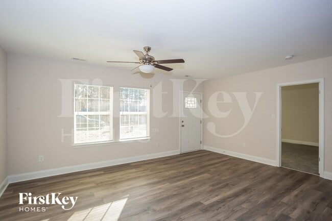 Building Photo - 628 E Ketchie St