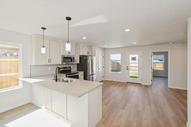 Building Photo - 8904 Oakleaf Ct
