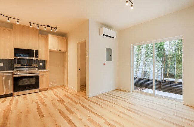 Building Photo - 4274 NE Going St