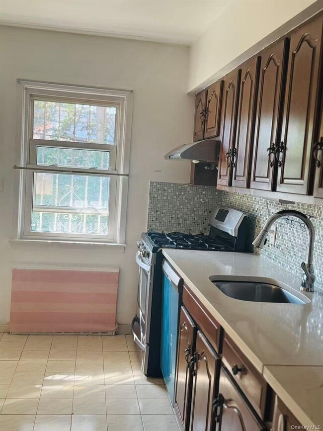 Building Photo - 199-28 24th Ave