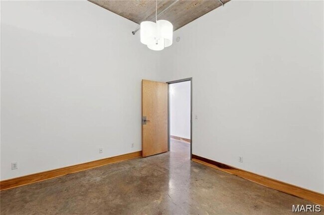 Building Photo - 2201 Locust St